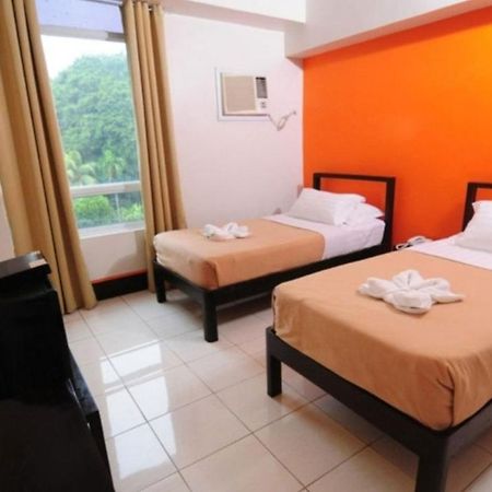 Negrense Suites Bacolod Zewnętrze zdjęcie