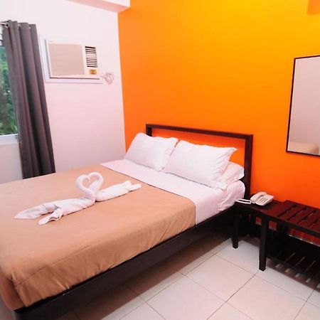 Negrense Suites Bacolod Zewnętrze zdjęcie