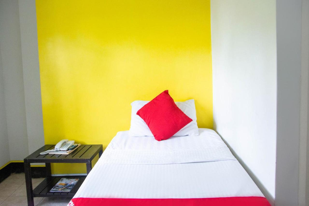 Negrense Suites Bacolod Zewnętrze zdjęcie