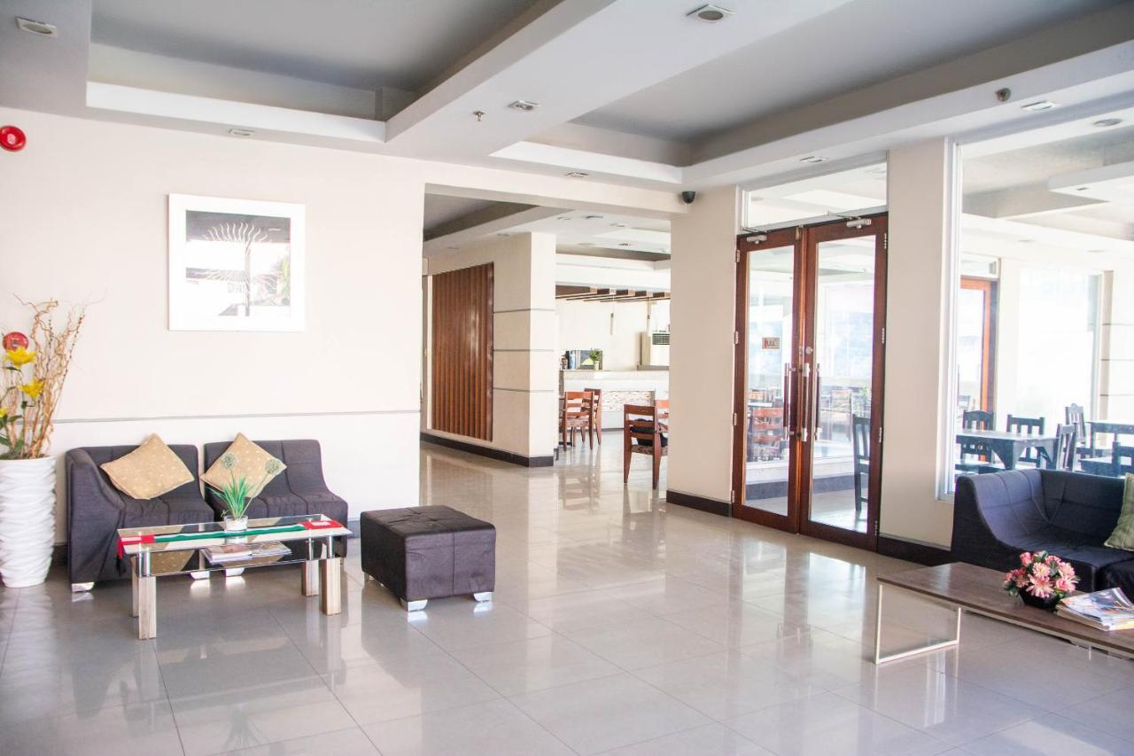 Negrense Suites Bacolod Zewnętrze zdjęcie